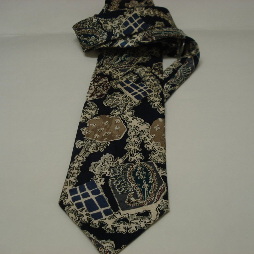 Carlo Ricci Tie Abstract Black All Silk EUC 59" Long